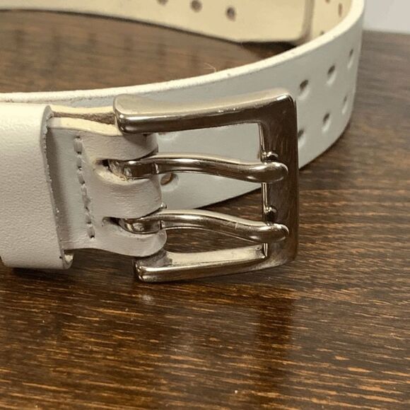 32" White Leather Belt - Picture 4 of 4